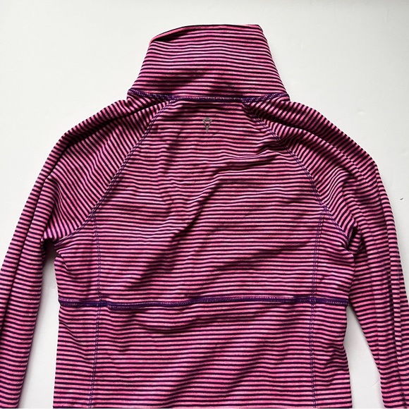 Ivivva Run Your Heart Out Pullover 1/2 Zip Pink Purple Surge MVP Stripe Sz 12 - Picture 10 of 12